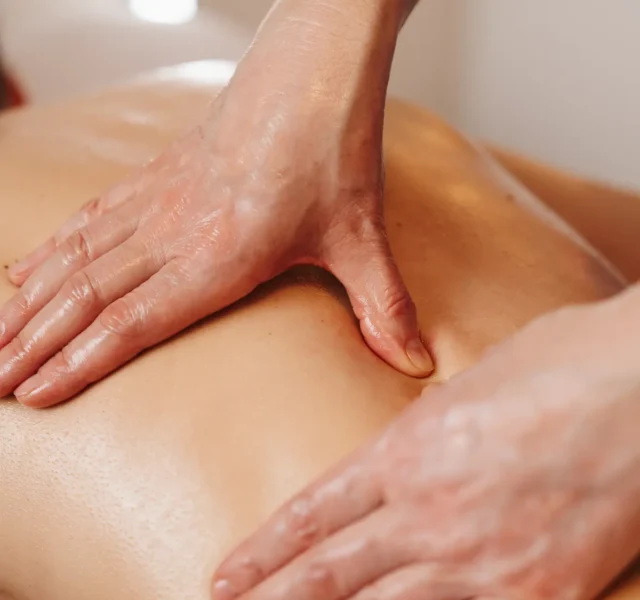 klasična masaža hrbet